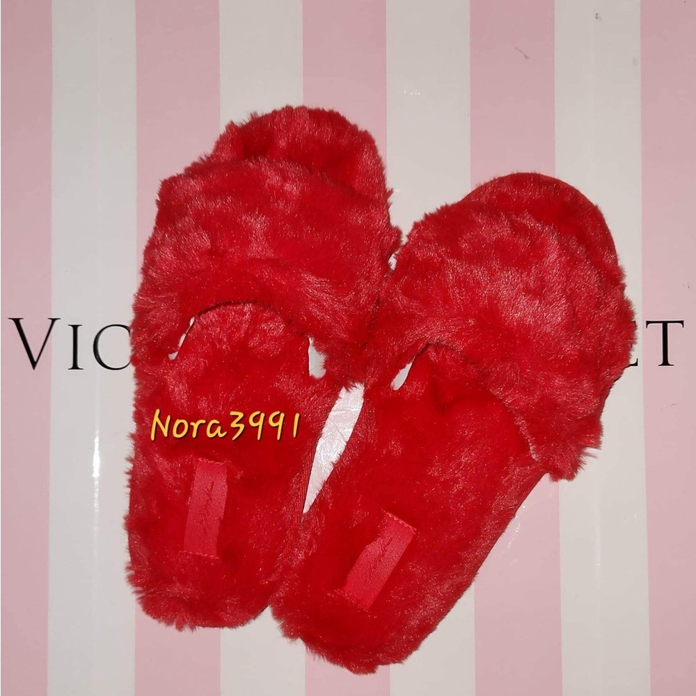 PINK Faux Fur Slipper size Medium NIP - Picture 5 of 9